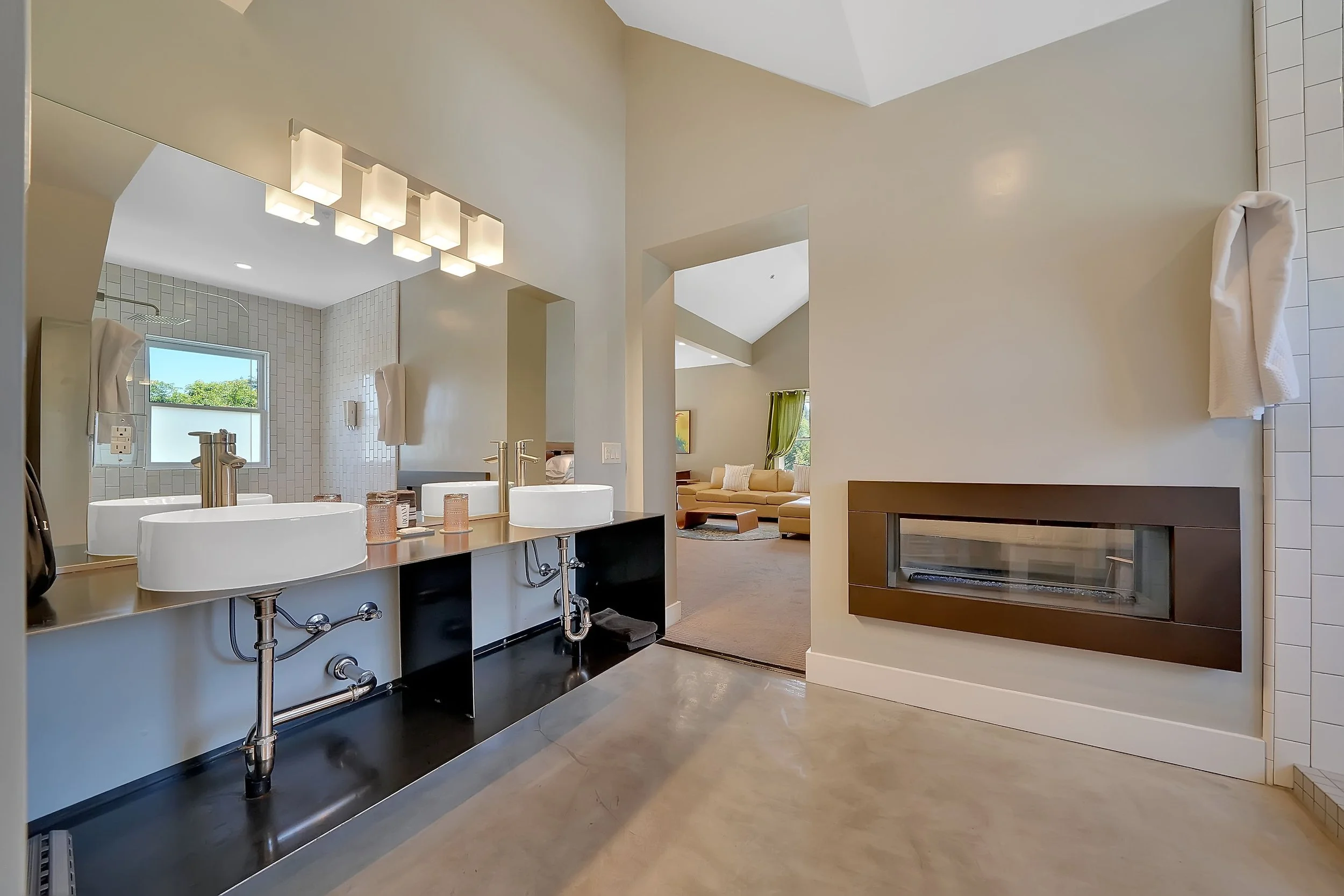 Penthouse | Book Your Luxurious Escape Now — Hanford House